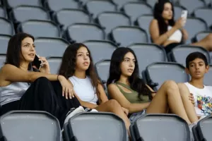 ΑΕΛ - ΑΕΖ: Απίθανο ματς με 7 γκολ, ανατροπές, αποβολές και Παπαφώτη... λυτρωτή! (Φώτος)