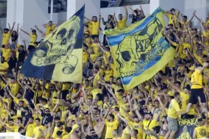 ΑΕΛ - ΑΕΖ: Απίθανο ματς με 7 γκολ, ανατροπές, αποβολές και Παπαφώτη... λυτρωτή! (Φώτος)