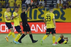 ΑΕΛ - ΑΕΖ: Απίθανο ματς με 7 γκολ, ανατροπές, αποβολές και Παπαφώτη... λυτρωτή! (Φώτος)