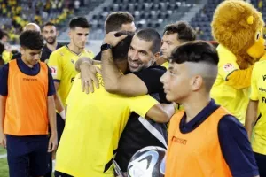 ΑΕΛ - ΑΕΖ: Απίθανο ματς με 7 γκολ, ανατροπές, αποβολές και Παπαφώτη... λυτρωτή! (Φώτος)