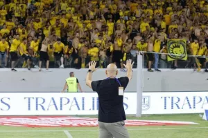 ΑΕΛ - ΑΕΖ: Απίθανο ματς με 7 γκολ, ανατροπές, αποβολές και Παπαφώτη... λυτρωτή! (Φώτος)