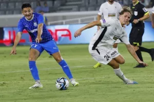 Απόλλων - Πάφος FC: Φιλική νίκη με Ντόνιο και γκολάρα... Κβίντα (φώτος)