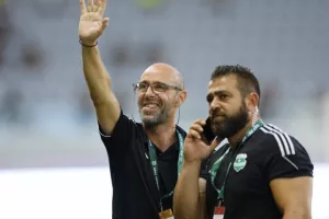 Άρης - ΑΕΚ: Οι... πρωταθλητές ξεκίνησαν με τρίποντο! (φώτος)