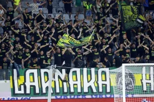 Άρης - ΑΕΚ: Οι... πρωταθλητές ξεκίνησαν με τρίποντο! (φώτος)
