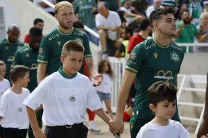 Ομόνοια - Καμπάλα: Πρόκριση με "καρέ", Μπεζούς και... γεμάτη εμφάνιση! (Φώτος)