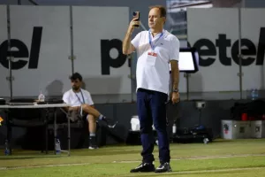 Νέα Σαλαμίνα - Απόλλων: Το "μοίρασαν" και έμειναν... χωρίς νίκη (φώτος)