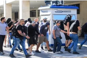 Κροατική εφημερίδα «φωτογραφίζει» τους δύο οργανωτές που κρύβονται πίσω από την «εκδρομή θανάτου»