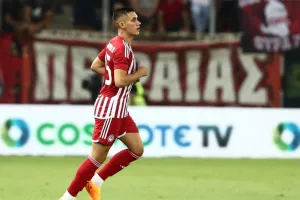 Ντεμπούτο με τα ερυθρόλευκα για Αλεξανδρόπουλο και αποθέωση!