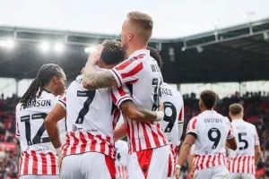 MVP της Stoke ο Αντρέ Βιντιγκάλ, ντεμπούτο και για Μαέ