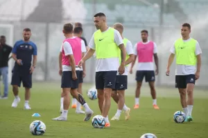 "Η Ντνίπρο ετοιμάζει διαμαρτυρία στην UEFA για τον δηλητηριασμό των ποδοσφαιριστών της"