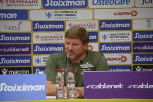 Ακολουθεί... τακτική ο Hein Vanhaezebrouck