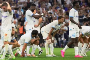 Πρωτοσέλιδο «L΄Equipe» για τον αποκλεισμό της Μαρσέιγ: «Οι Θεοί ήταν Έλληνες»
