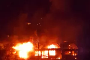 Σε συναγερμό η Κυβέρνηση, οδηγία να εκκενωθει και η Απαισιά