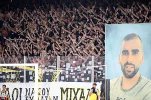 Μητέρα Μιχάλη Κατσούρη: «Πήγε να τους βοηθήσει και τον μαχαίρωσαν»
