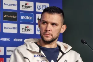 Συγκλονιστικός Παπανικολάου: "Να κάνουμε κάτι για να μην βλέπουμε μανάδες να κλαίνε για τα παιδιά τους"