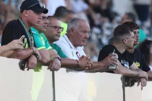 (Φωτορεπορτάζ) Ο κόσμος της ΑΕΚ στην "ΑΡΕΝΑ"
