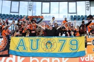 (Φωτορεπορτάζ) Οι ΑΠΟΕΛίστες στην Ghelamco Arena