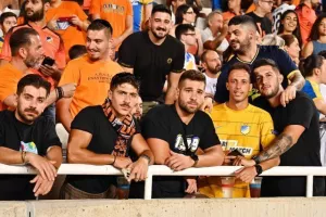 (Φωτορεπορτάζ) Οι ΑΠΟΕΛίστες στο ΓΣΠ