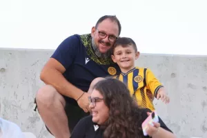 Ξεσήκωσαν την Περιστερώνα οι ΑΕΛίστες (φώτος & βίντεο)
