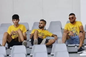 (Φωτορεπορτάζ) Ο κόσμος της ΑΕΛ