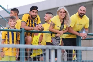 Ξεσήκωσαν την Περιστερώνα οι ΑΕΛίστες (φώτος & βίντεο)