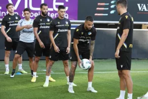 Η τελευταία προπόνηση του ΑΠΟΕΛ πριν τη Γάνδη (φώτος)