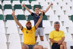 Ξεσήκωσαν την Περιστερώνα οι ΑΕΛίστες (φώτος & βίντεο)