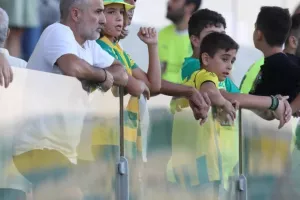 (Φωτορεπορτάζ) Ο κόσμος της ΑΕΚ στην "ΑΡΕΝΑ"