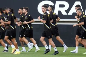 Η τελευταία προπόνηση του ΑΠΟΕΛ πριν τη Γάνδη (φώτος)