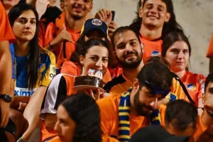 (Φωτορεπορτάζ) Οι ΑΠΟΕΛίστες στο ΓΣΠ