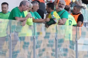 (Φωτορεπορτάζ) Ο κόσμος της ΑΕΚ στην "ΑΡΕΝΑ"