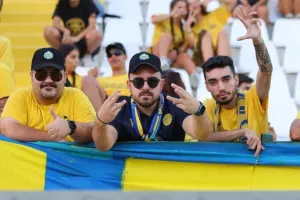 Ξεσήκωσαν την Περιστερώνα οι ΑΕΛίστες (φώτος & βίντεο)