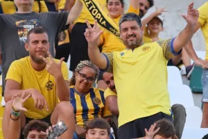 Ξεσήκωσαν την Περιστερώνα οι ΑΕΛίστες (φώτος & βίντεο)