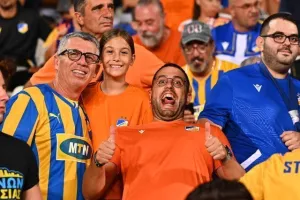 (Φωτορεπορτάζ) Οι ΑΠΟΕΛίστες στο ΓΣΠ