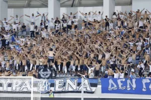 Γεμάτες κερκίδες...