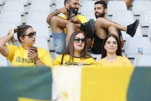(Φωτορεπορτάζ) Ο κόσμος της ΑΕΛ
