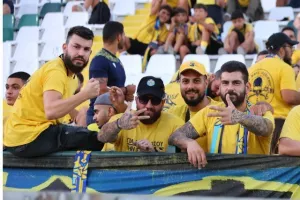 Ξεσήκωσαν την Περιστερώνα οι ΑΕΛίστες (φώτος & βίντεο)