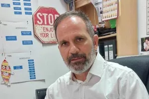Λευτέρης... Απόλλων