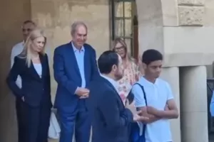 Νίκος Χριστοδουλίδης σε μαθητή: "Θα έρθω να σε δω και θα σε πάρω στην Πάφο, όπως πάει θα γίνει καλύτερη από το ΑΠΟΕΛ"