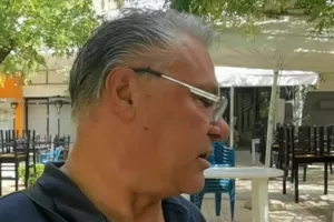 "Τον βαρούσαν με κανάτες, τον είχαν βάλει κάτω και τον πατούσαν" λέει ο πατέρας του οπαδού του Παναθηναϊκού που δέχθηκε άγρια επίθεση