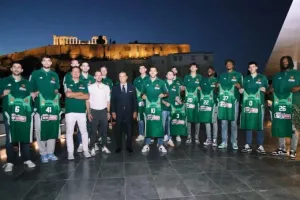 Sold out και η λευκή φανέλα του Παναθηναϊκού