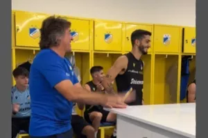 Βίντεο/Τούρτα και ευχή για νίκη στο αιώνιο