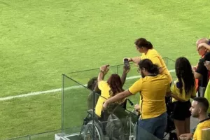 Zήτησαν... Χέντι (φώτος)