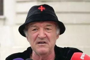 Θρήσκος