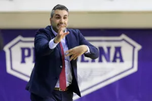 Συγχαίρει τον Χριστόφορο Λειβαδιώτη 