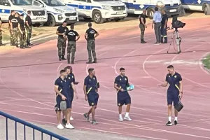 (ΦΩΤΟΣ Kerkida.net) Άφιξη αποστολής ΑΕΛ