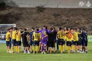 «Το κεφάλι ψηλά…»
