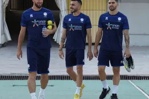 Προπόνηση με... φουλ ρόστερ (Φώτος)