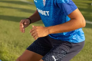 Ανόρθωση: Φουλάρουν για Καρμιώτισσα (φώτος)