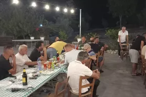 Δείπνο ενόψει πρεμιέρας (φώτος)
